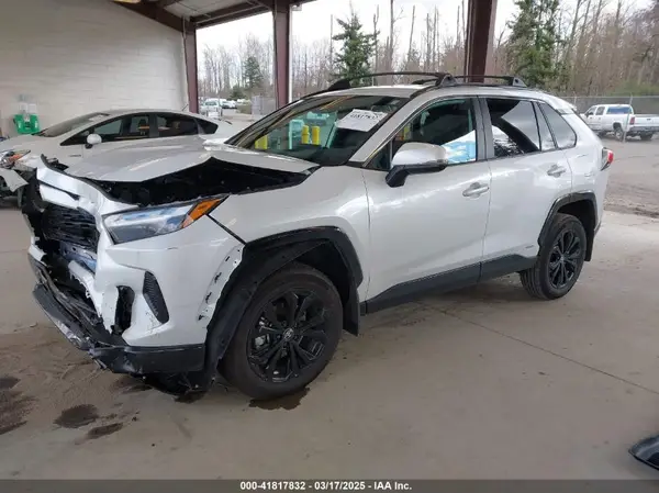 4T3T6RFV3RU163656 2024 TOYOTA RAV 4 - Image 2