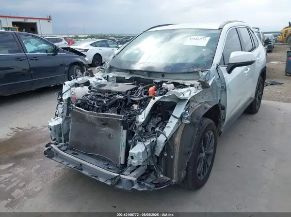 4T3T6RFV4NU065150 2022 TOYOTA RAV 4 - Image 2