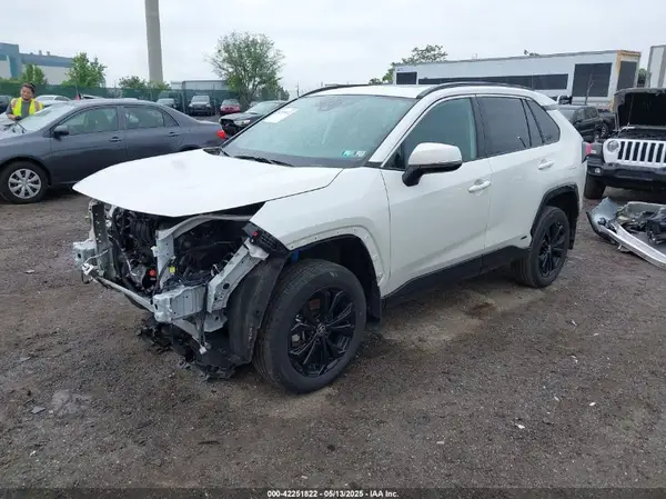 4T3T6RFV4NU085592 2022 TOYOTA RAV 4 - Image 2