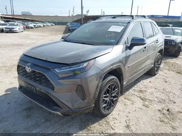 4T3T6RFV7RU161067 2024 TOYOTA RAV 4 - Image 2