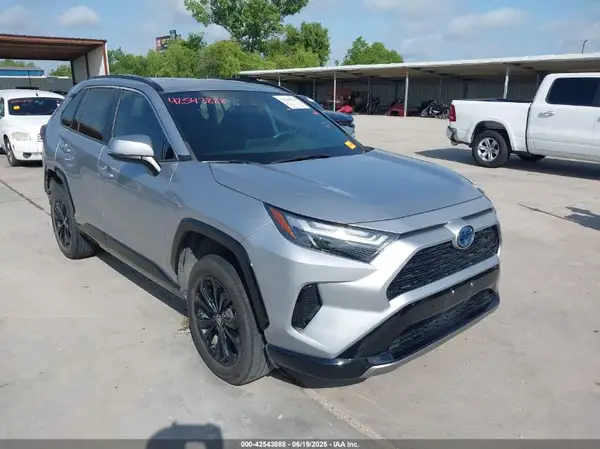 4T3T6RFV8NU090813 2022 TOYOTA RAV 4 - Image 1