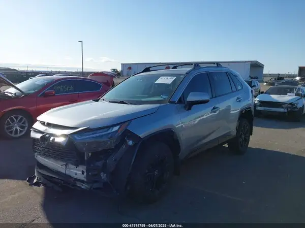 4T3T6RFV8RU141765 2024 TOYOTA RAV 4 - Image 2