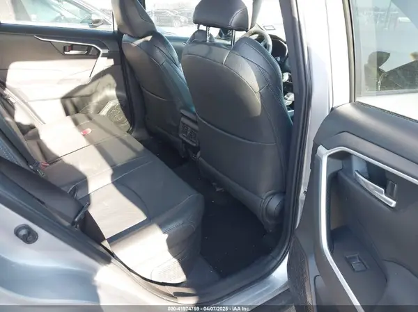 4T3T6RFV8RU141765 2024 TOYOTA RAV 4 - Image 8
