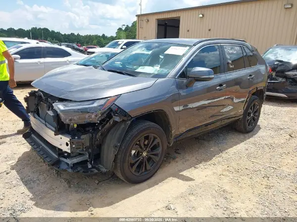 4T3T6RFV8RU160350 2024 TOYOTA RAV 4 - Image 2