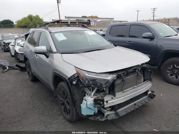 4T3T6RFV9NU070229 2022 TOYOTA RAV 4 - Image 1