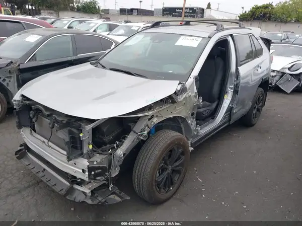 4T3T6RFV9NU070229 2022 TOYOTA RAV 4 - Image 2