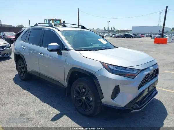 4T3T6RFV9RU146330 2024 TOYOTA RAV 4 - Image 1