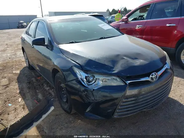 4T4BF1FK0GR517602 2016 TOYOTA CAMRY - Image 1