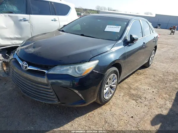 4T4BF1FK0GR517602 2016 TOYOTA CAMRY - Image 2