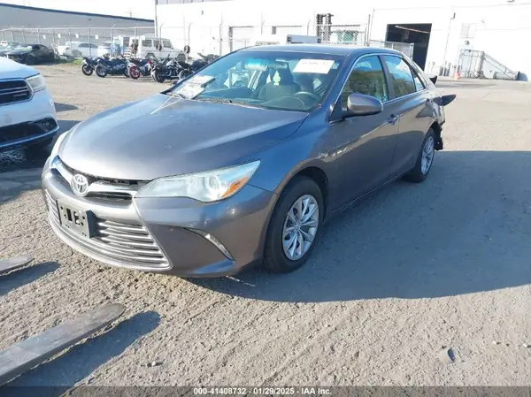 4T4BF1FK0GR519298 2016 TOYOTA CAMRY - Image 2