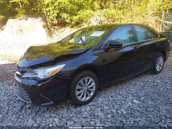 4T4BF1FK0GR522394 2016 TOYOTA CAMRY - Image 2