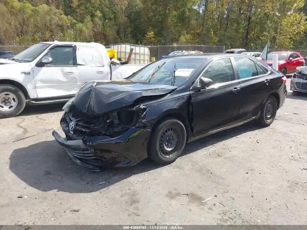 4T4BF1FK0GR523061 2016 TOYOTA CAMRY - Image 2