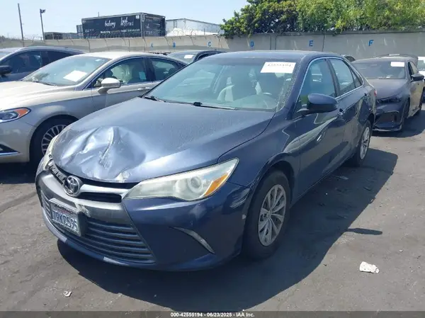 4T4BF1FK0GR523884 2016 TOYOTA CAMRY - Image 2