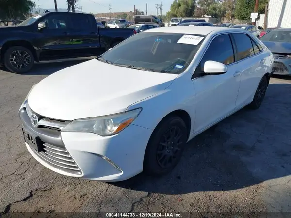 4T4BF1FK0GR525831 2016 TOYOTA CAMRY - Image 2
