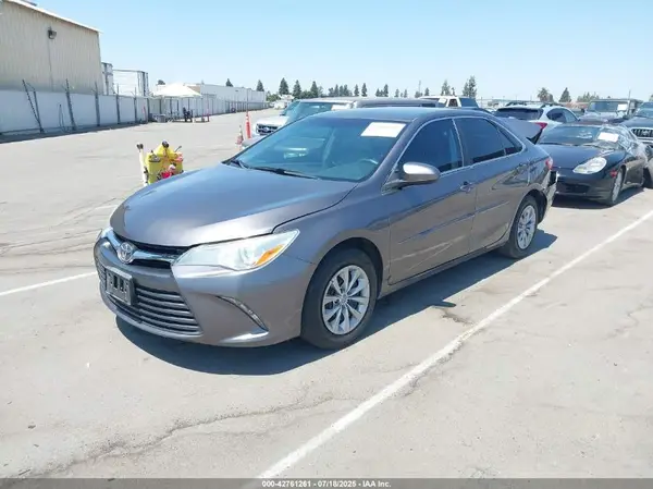 4T4BF1FK0GR526977 2016 TOYOTA CAMRY - Image 2