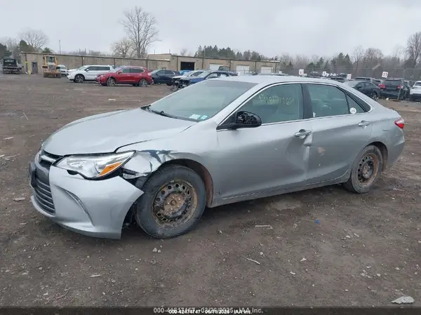 4T4BF1FK0GR527126 2016 TOYOTA CAMRY - Image 2