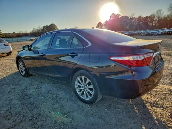 4T4BF1FK0GR527143 2016 TOYOTA CAMRY - Image 2