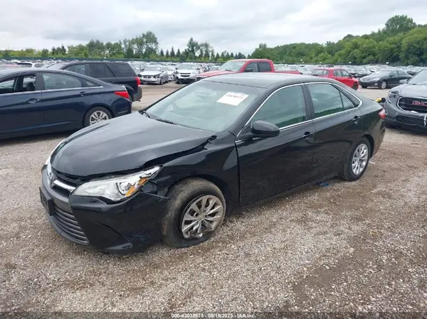 4T4BF1FK0GR527563 2016 TOYOTA CAMRY - Image 2