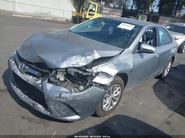 4T4BF1FK0GR529880 2016 TOYOTA CAMRY - Image 2