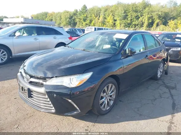 4T4BF1FK0GR529961 2016 TOYOTA CAMRY - Image 2