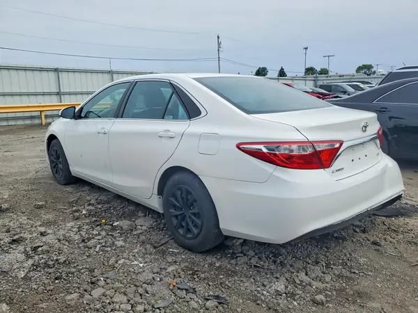 4T4BF1FK0GR532584 2016 TOYOTA CAMRY - Image 2