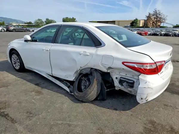 4T4BF1FK0GR533606 2016 TOYOTA CAMRY - Image 2