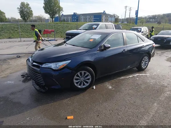 4T4BF1FK0GR536540 2016 TOYOTA CAMRY - Image 2