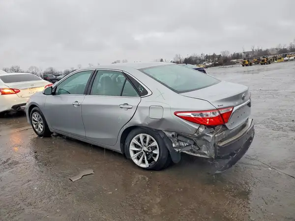 4T4BF1FK0GR543939 2016 TOYOTA CAMRY - Image 2