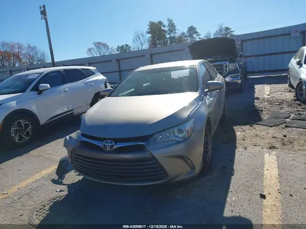 4T4BF1FK0GR545576 2016 TOYOTA CAMRY - Image 2
