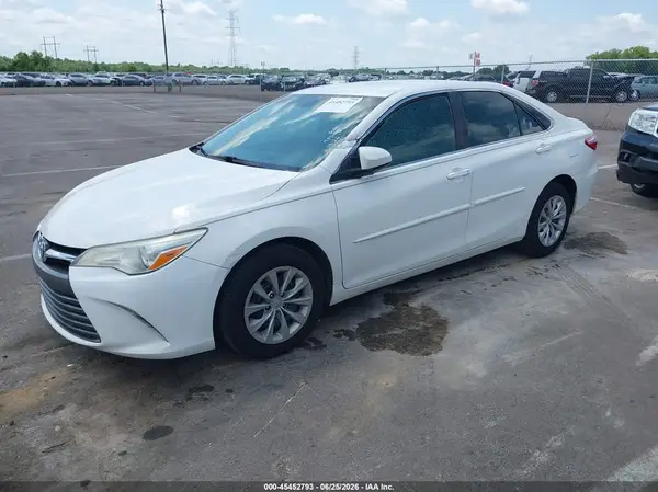 4T4BF1FK0GR549627 2016 TOYOTA CAMRY - Image 2