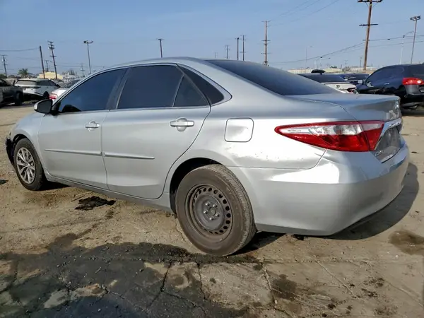 4T4BF1FK0GR550695 2016 TOYOTA CAMRY - Image 2
