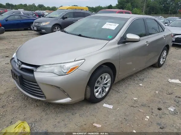 4T4BF1FK0GR552155 2016 TOYOTA CAMRY - Image 2