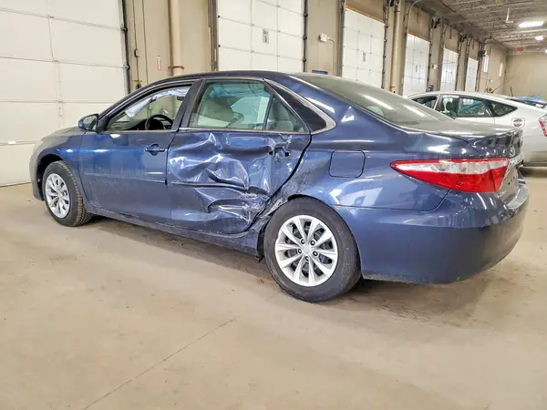 4T4BF1FK0GR556819 2016 TOYOTA CAMRY - Image 2