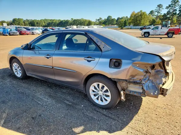 4T4BF1FK0GR563673 2016 TOYOTA CAMRY - Image 2