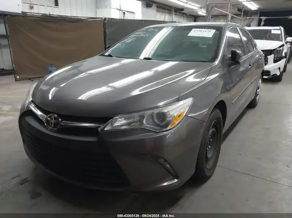 4T4BF1FK0GR565374 2016 TOYOTA CAMRY - Image 2