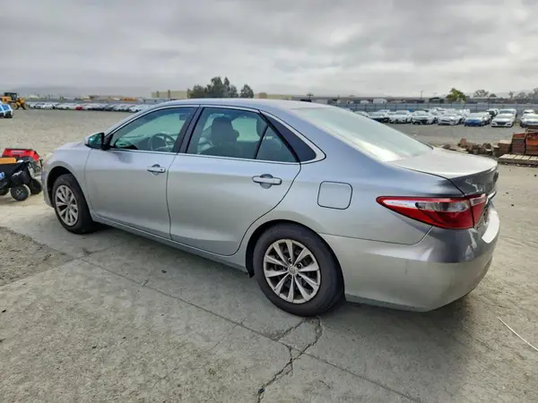 4T4BF1FK0GR566072 2016 TOYOTA CAMRY - Image 2