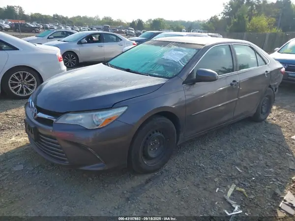 4T4BF1FK0GR567917 2016 TOYOTA CAMRY - Image 2