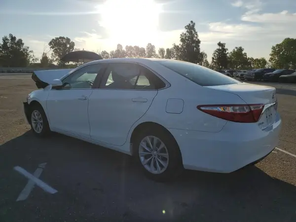 4T4BF1FK0GR570204 2016 TOYOTA CAMRY - Image 2