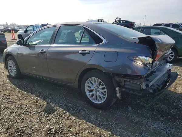 4T4BF1FK0GR570428 2016 TOYOTA CAMRY - Image 2
