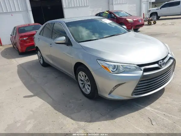 4T4BF1FK0GR571482 2016 TOYOTA CAMRY - Image 1