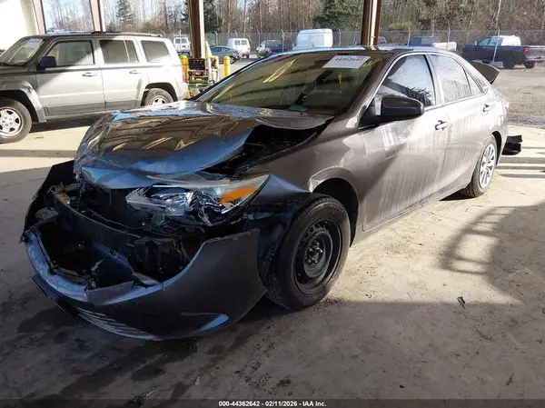 4T4BF1FK0GR573376 2016 TOYOTA CAMRY - Image 2