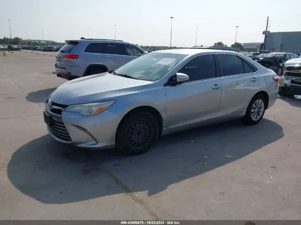 4T4BF1FK0GR575127 2016 TOYOTA CAMRY - Image 2