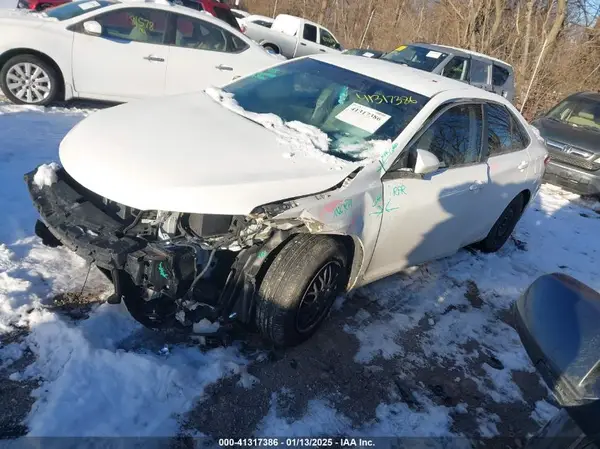 4T4BF1FK0GR577573 2016 TOYOTA CAMRY - Image 2