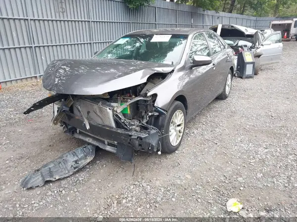 4T4BF1FK0GR578349 2016 TOYOTA CAMRY - Image 2