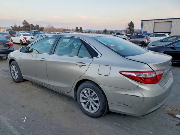 4T4BF1FK0GR580568 2016 TOYOTA CAMRY - Image 2