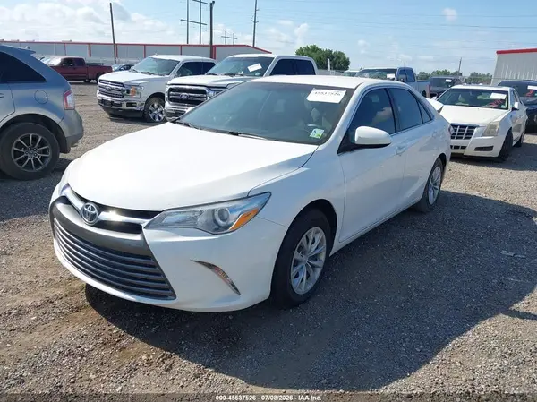 4T4BF1FK0GR580697 2016 TOYOTA CAMRY - Image 2