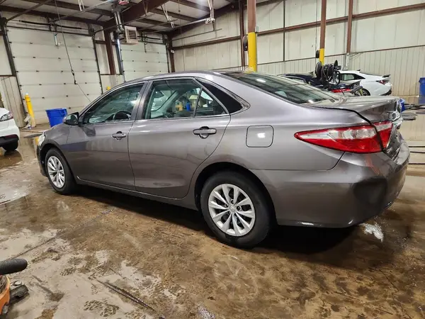 4T4BF1FK0GR583518 2016 TOYOTA CAMRY - Image 2