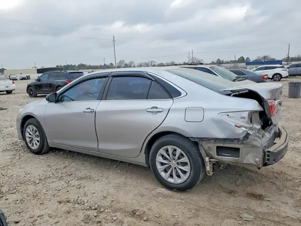 4T4BF1FK1GR520668 2016 TOYOTA CAMRY - Image 2