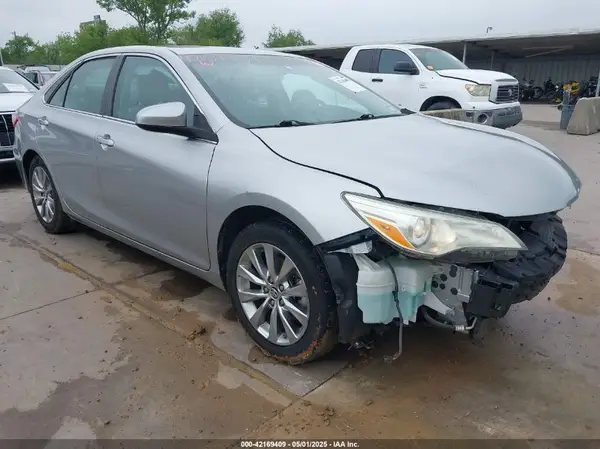 4T4BF1FK1GR520833 2016 TOYOTA CAMRY - Image 1