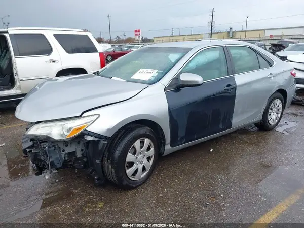 4T4BF1FK1GR521397 2016 TOYOTA CAMRY - Image 2